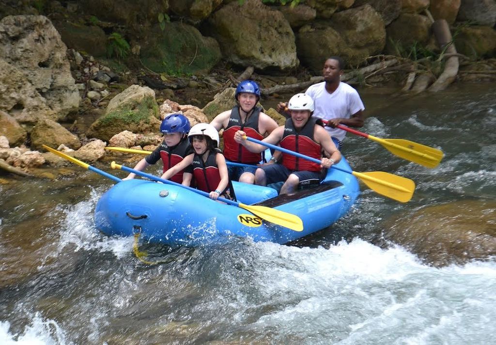 Kid-friendly Jamaica – River rafting on Rio Bueno