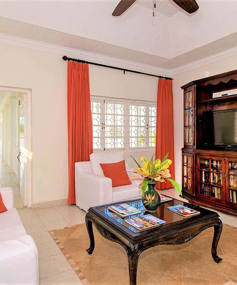 Library lounge at luxury villa in discovery Bay Jamaica - Mais Oui Villa