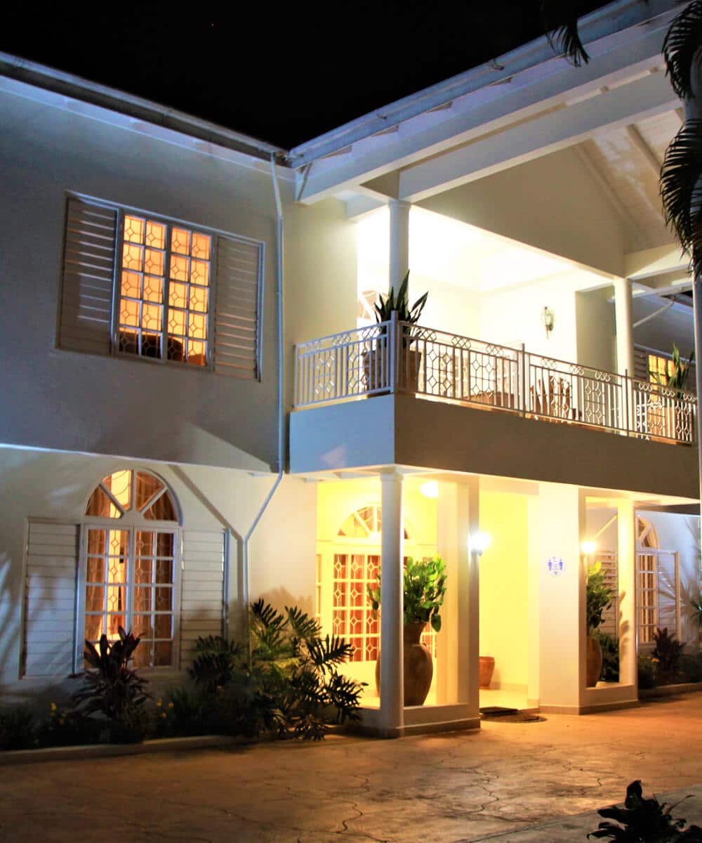 Luxury villa in Discovery Bay Jamaica - Mais Oui Villa
